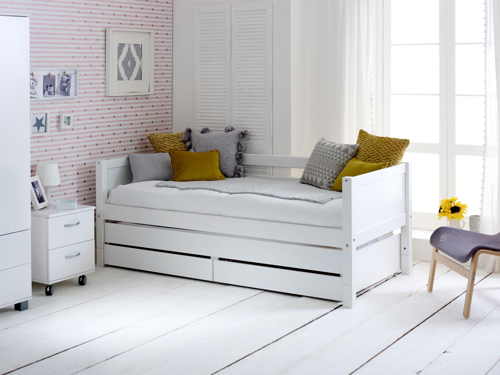 Kids Avenue Nordic Daybed 1 With Flat White Gable Ends